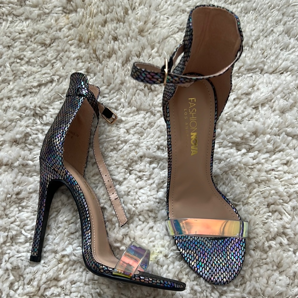 BRAND NEW - NEVER WORN